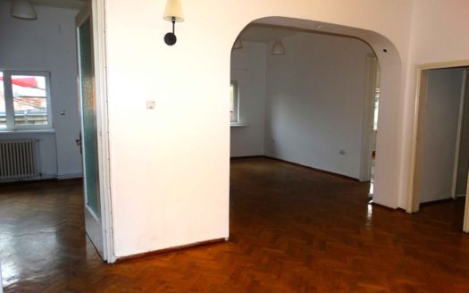 GM1160 Apartament 5 camere Universitate_Armeneasca, nemobilat, supraf.145mp