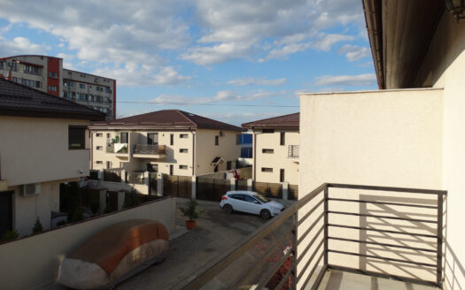 Vila P+1, in micro-ansamblu Voluntari_Metro, Benzinaria Rompetrol