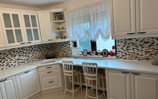 GM1731Casă de vânzare în Ogrezeni – Proprietate premium, mobilată